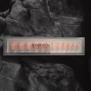 Static Nails Reusable Pop-On Manicures in Jet Setter - NEW